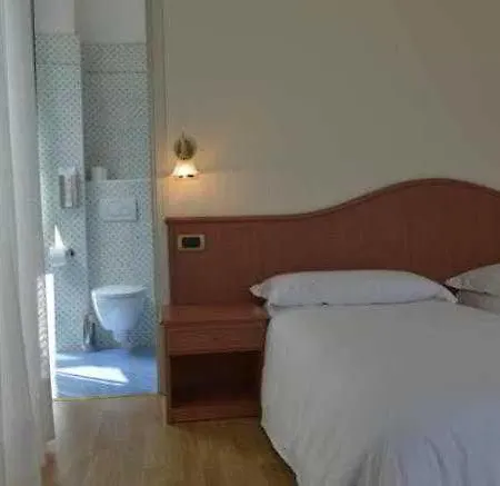 بلفيدير كومو ليك ريليس فندق 3*