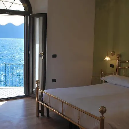 מלון Belvedere Relais 3*